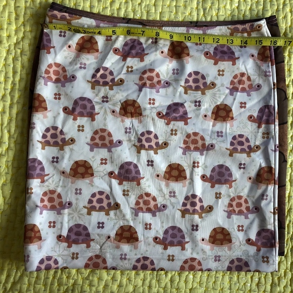 Set of two fun printed bodycon scuba skirts - Picture 7 of 8